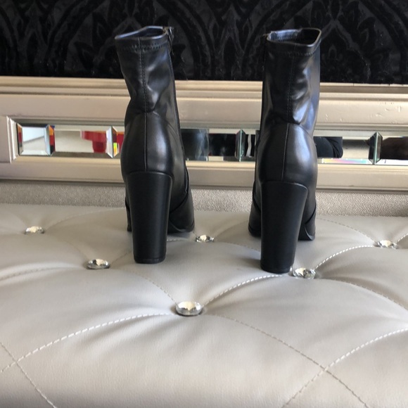 Black booties - Picture 3 of 5